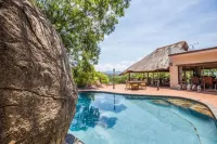 La Roca Guest House - ที่มีสระว่ายน้ำ