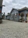 Le Parlour Отели в г. 