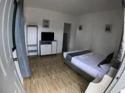 Paradise Beach Guest House 반타얀 호텔