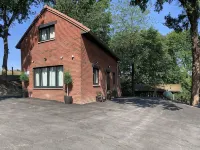 Cosy cottage on the edge of the woods Hotels in Houyet
