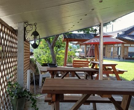 한옥 내부 서까래