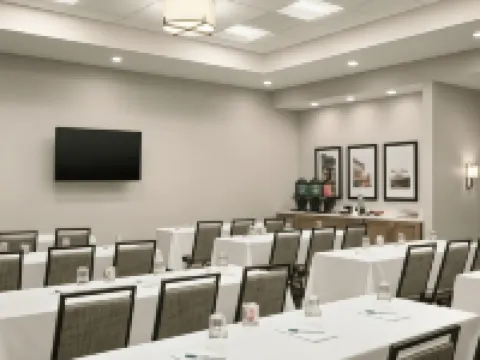 ホームウッド スイーツ バイ ヒルトン ウースター ウースターのホテル