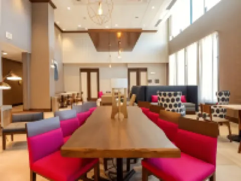 ハンプトン  イン & スイーツ オーロラ サウス デンバー オーロラのホテル