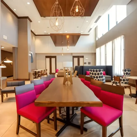 Hampton Inn and Suites Aurora South Denver Отели рядом с достопримечательностью «Медикал Сентер оф Орора»