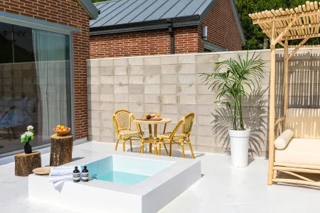 Hongcheon Countryside Rest Area Отели рядом с достопримечательностью «Hongcheon Saengmyeong Geongang Gwahakgwan»