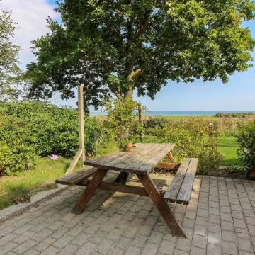 "Isalie" - 200m from the Sea