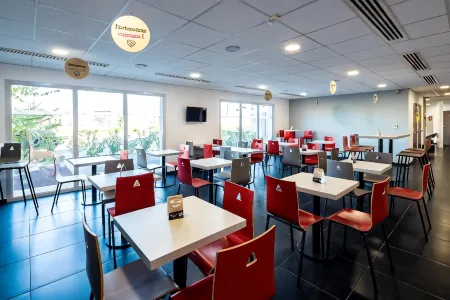 B&B Hotel Romilly-sur-Seine Отели в г. Мезьер-ла-Гранд-Паруас