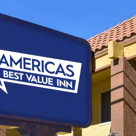 Americas Best Value Inn & Suites Forsyth Отели в г. Форсайт