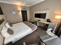 Best Western Hotel Royal Centre Hotels near Charlier Museum