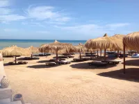 Caves Beach Resort Adults Only - pantai