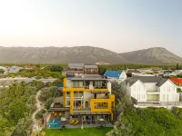 Crayfish Lodge Sea & Country Guest House Hotels in Gansbaai