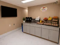 Super 8 by Wyndham Lexington Park/California Area - breakfast