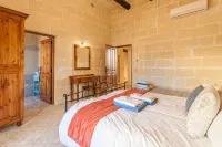 Centre Island - 5 bedrooms (sleeps 10+ 2 kids) Kercem village - 3-Star