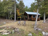 White Pine Acres Cozy couples cabin in lanark private on a large pond & pines