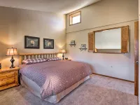 Sunset Mountain View Townhome and Winter Park Ski/Hike/Bike Hub フレイザーのホテル