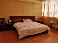 Zhenfeng VIP Business Hotel