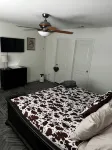 Charming 4-Bedroom House in Lovely Bakersfield with AC, WiFi, Enjoy a Hot Tub