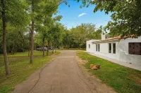 Cottage Casita on an Orchard. No parties nor gatherings.