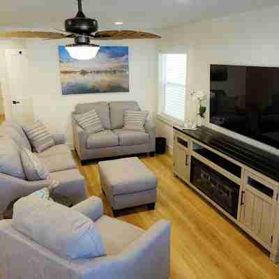 Stylish 3-Bedroom Retreat - Steps from Sand and Harbor Others