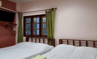Sawasdee Sichang Resort