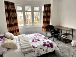 10min to University, Airport dart & train station