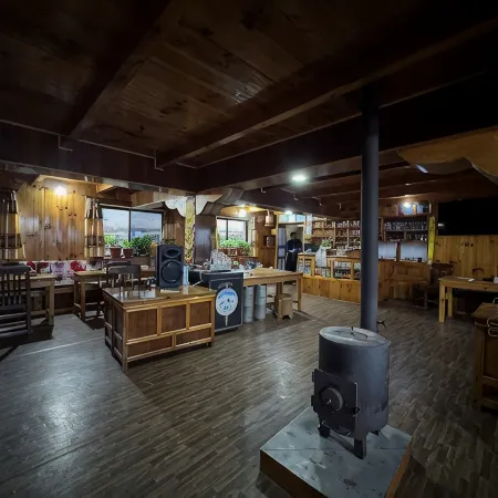 Mountain View Lodge - 1 Minute from Lukla Airport
