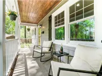 Charming Getaway on the Greenway! Hotels in Fort Mill