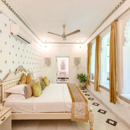 Jagat Niwas Palace