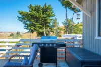 Cozy Cambria Cottage/Firepit/EVCharger/Beach Vibe/King Bed