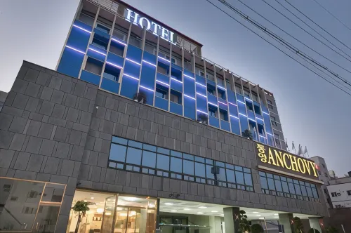 Tongyeong Anchovy Tourist Hotel - parking