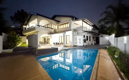 Damansara Heights Luxury Villa with Pool (16 pax)