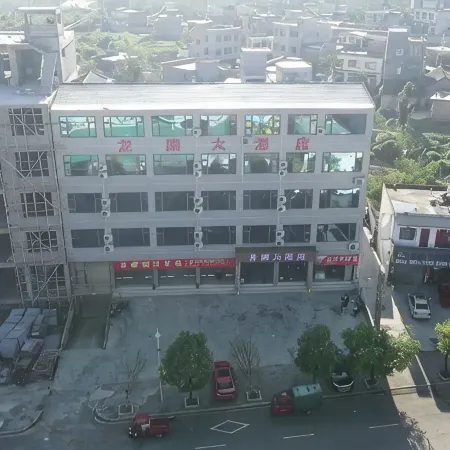 Longchang Town, Zhenfeng County Longteng Hotel Отели в г. Чженьфен