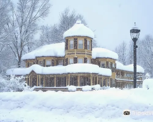 The Fairlawn Inn Hotels in Hunter
