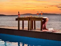 Amazon Mykonos Resort & Spa Hotel berhampiran Pantai Korfos