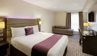 Premier Inn Luton South (M1, J9) - parking