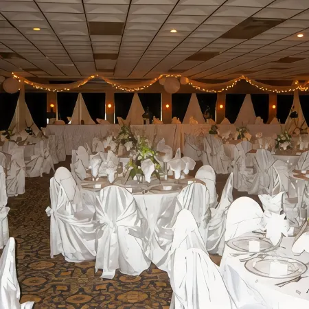 Crossroads Hotel & Event Center