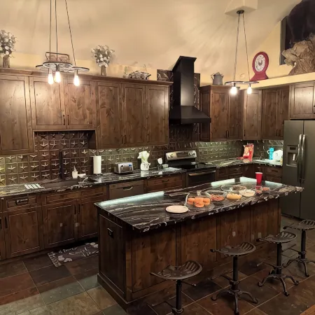 3-bedroom home in Pine-Strawberry with WiFi, fitness room, AC, no pets