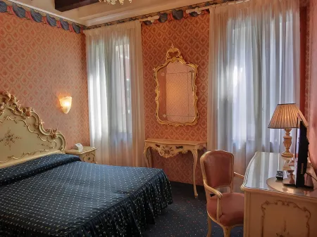 Hotel Diana