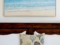 Sand Pebble 1 Bdrm Apt on Marley Beach w/ ocean views & steps to private beach Hotels in Warwick
