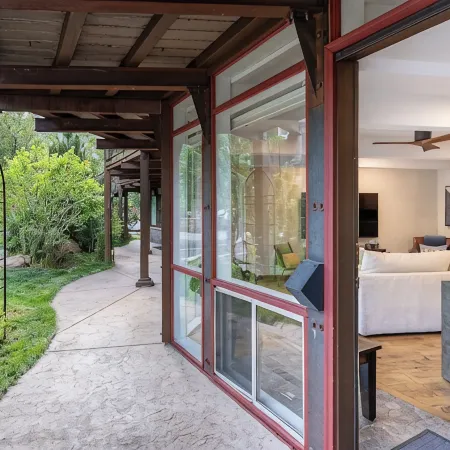 Steps to Gondola • Mountain Views • Private Parking • Aspen Core 2BR • Sleeps 6