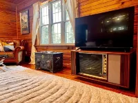 Spacious Southern Coastal OASIS on 1.5 property with kayaks, bikes, BBQ!