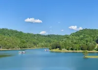 美麗的諾里斯湖畔新近翻新三臥兩衛公寓！ - 4 星級