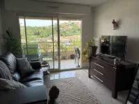 20 mns from beaches and center of St Raphaël.2 50m2 type with nice terrace.