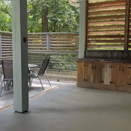 Luxury Bulldog Cottage!