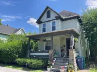 Charming 4-bedroom Victorian house. Great location~Enchanting Niagara Falls USA - 4-Star
