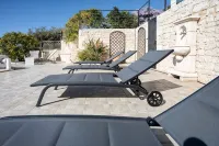 Superb 6 Bedroom Villa, Sea View, Swimming Pool & Pétanque, 5mn from the Beach - Homestays