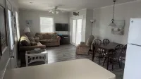 Charming 3-bedroom Cottage, 2 block Walk to the  Beach