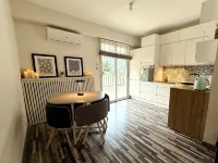 Charming apartment in Vence - Spectacular view, sunny, quiet, close to everything Hotels in Vence