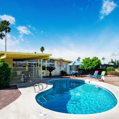 Boho desert ranch with private pool, 1M to pickleball