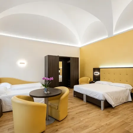 Hotel Santa Prisca Отели рядом с достопримечательностью «Римский железнодорожный вокзал Остиенсе»
